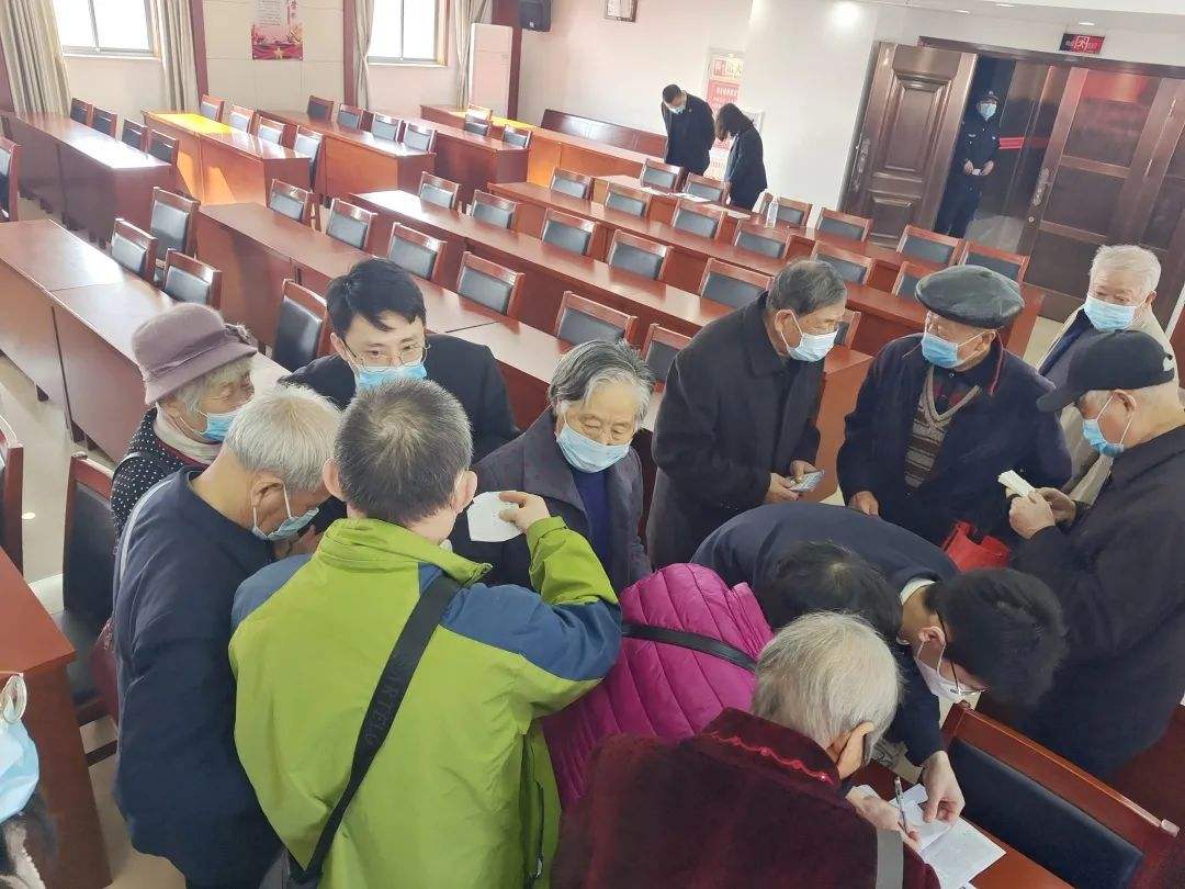 7900多一张的艾灸凳能治百病？老人为什么特别容易被坑骗？