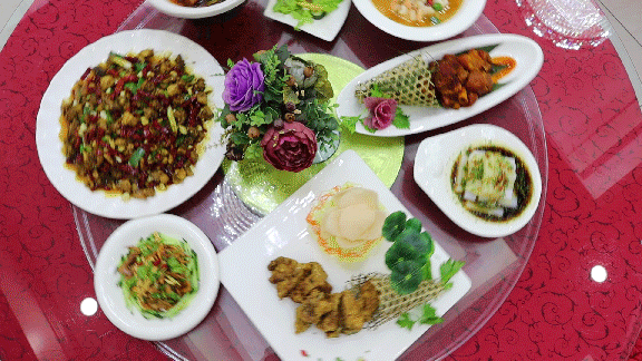 藏不住啦！伊宁县这家开了8年的川湘菜餐厅，平价味美超过瘾