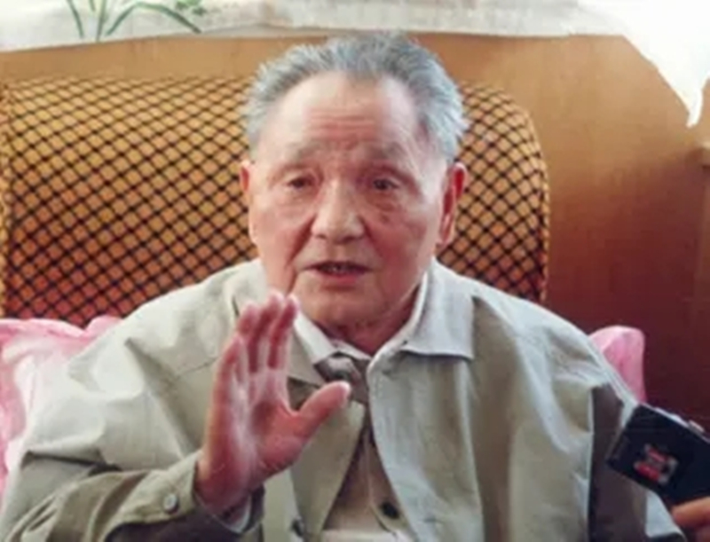 1977年高考恢复之际，邓小平一言拍板，改写了一代知识青年的命运