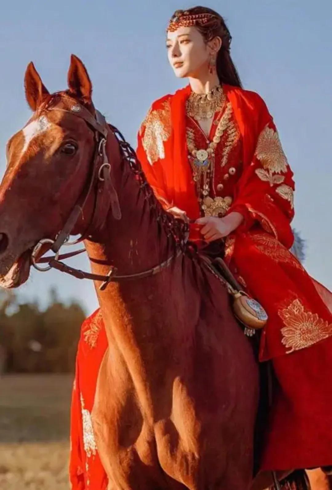 一袭红衣尽显风华,电视剧中那些惊艳了时光的红衣女子都有谁?