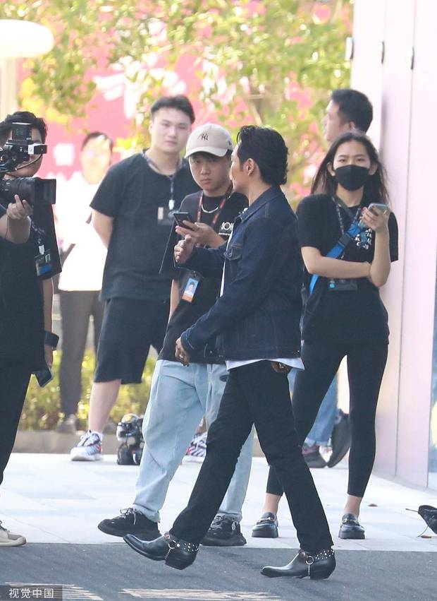 《披荆斩棘2》首次录制 郑钧阿信刘恺威等现身