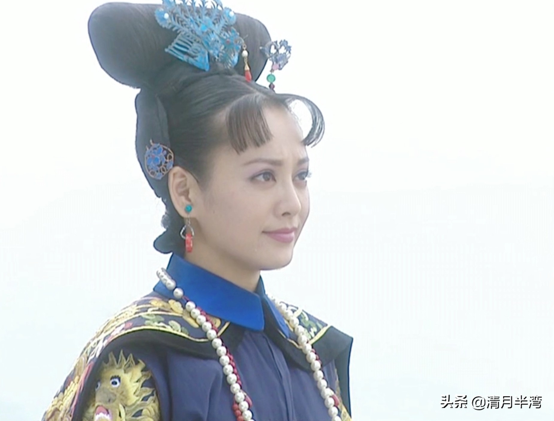 颜值高也不一定驾驭得了旗头装，能上清宫美人榜的，我只服这10位