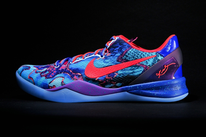 科比八代(KOBE8代入坑篮球鞋经典配色回顾！Nike科比战靴NBA上脚)