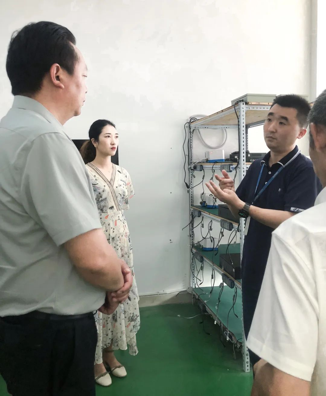 冕寧縣職業(yè)技術(shù)學校領(lǐng)導蒞臨卡德智能調(diào)研交流