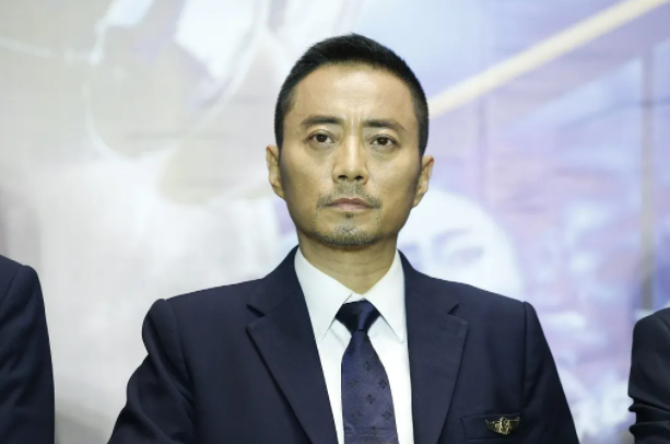 张涵予：44岁爆红后婚姻出现危机，今糟糠妻子成了他的“心病”