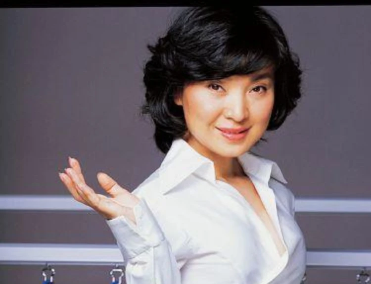 歌手陈红：退出歌坛嫁李军，离婚后对簿公堂声誉尽毁，人生太坎坷