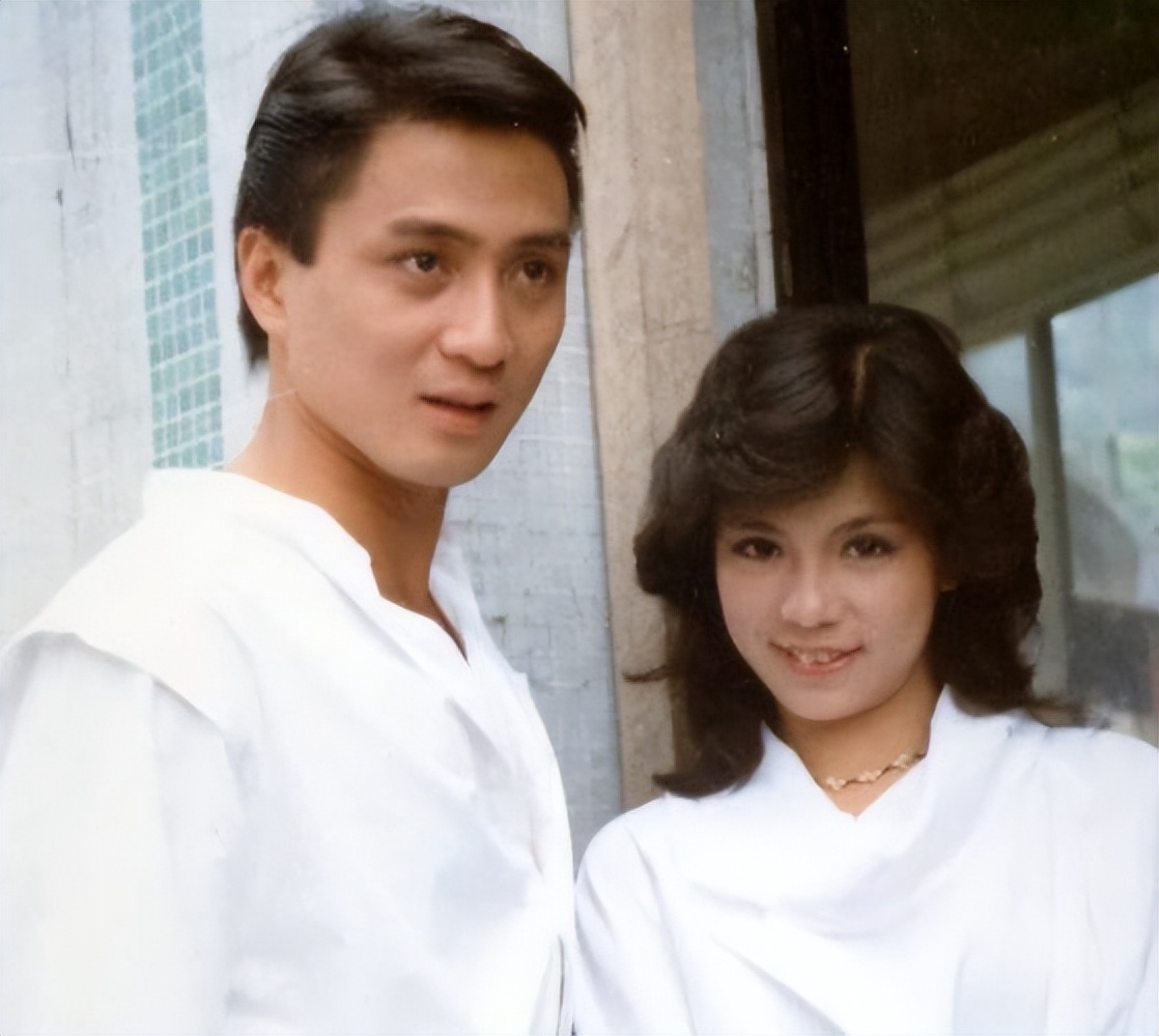 《上海滩》42年过去，演员差距大，男二66像36岁，2位老戏骨离世