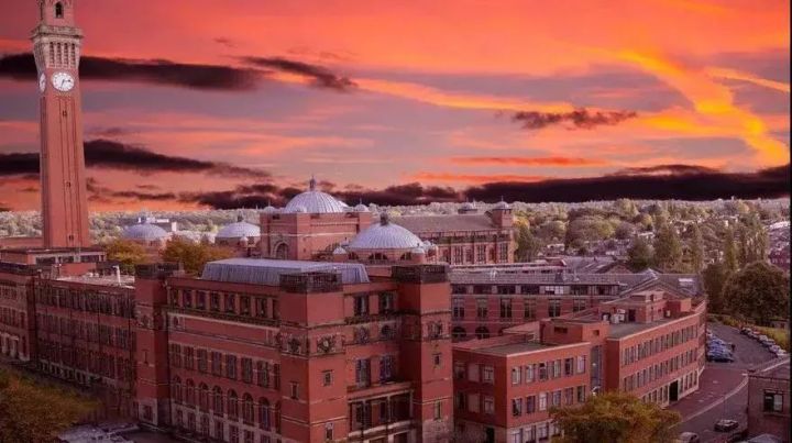 「盘点」英国留学排名高且省钱的院校都有哪些？