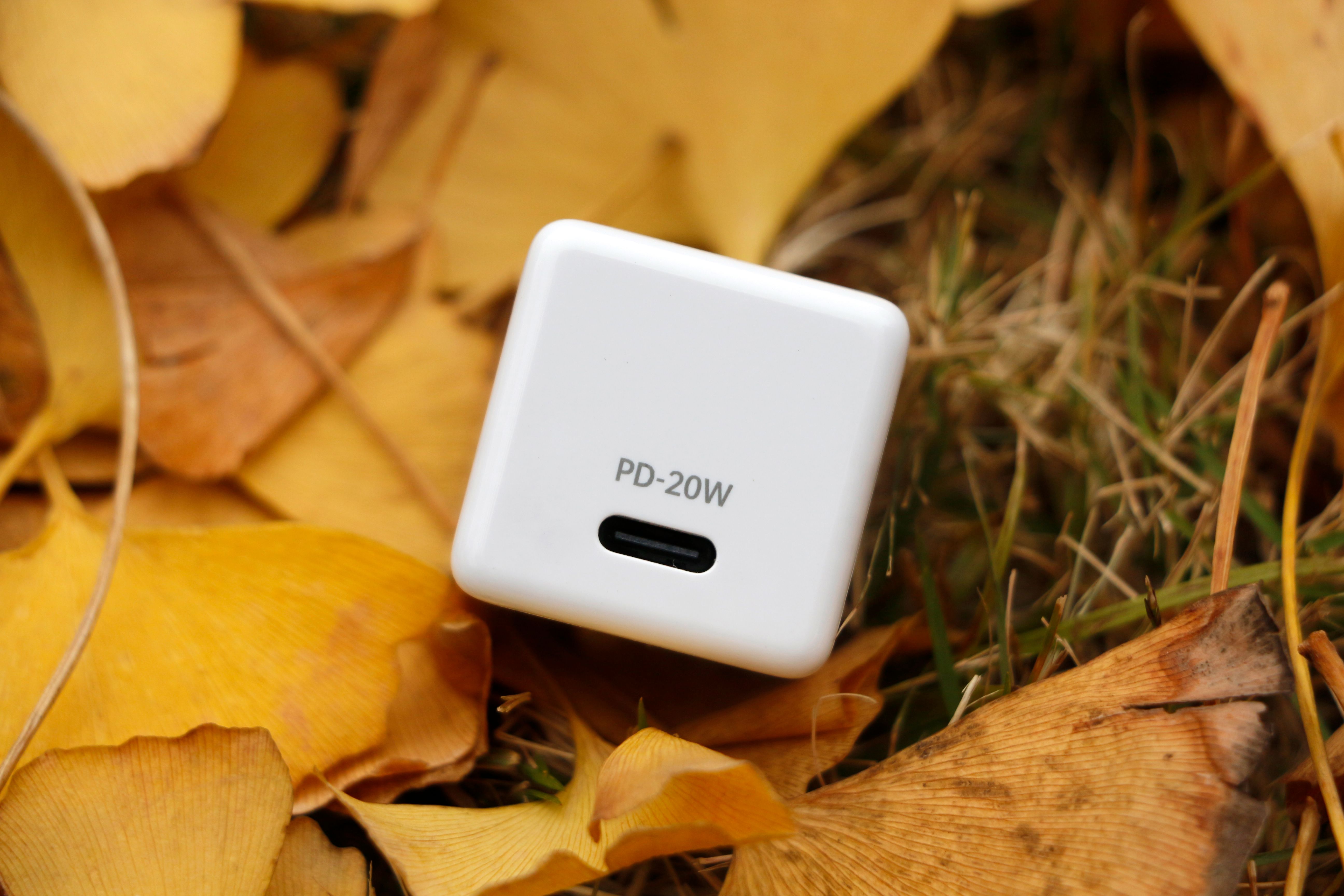 很小且快，不是不行是很行——Benks 方糖mini 20W PD快充 體驗(yàn)報(bào)告