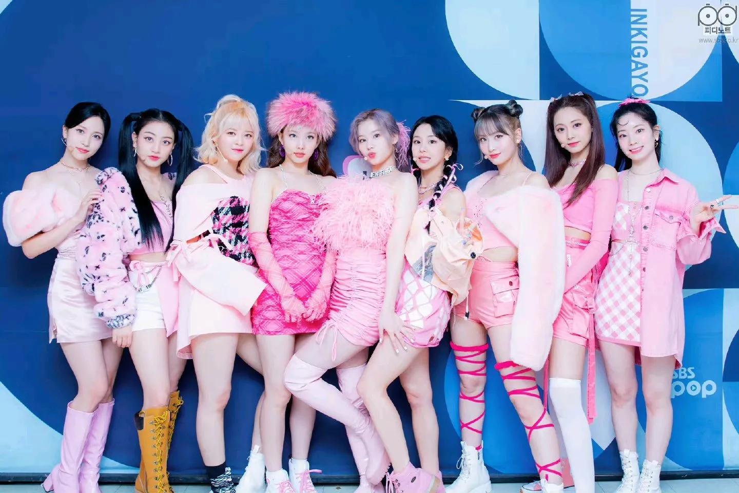 2月女团品牌评价榜TOP10，粉墨蝉联榜首，SM前三站二