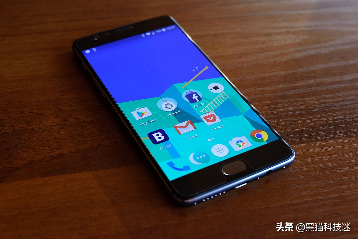 已经2022年了，为什么很多人宁愿买LCD手机，也不买OLED？