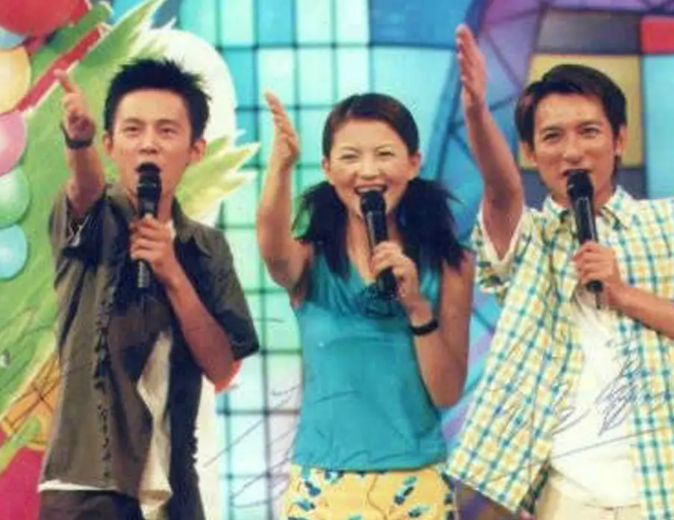 48岁的何炅，也走到了今天