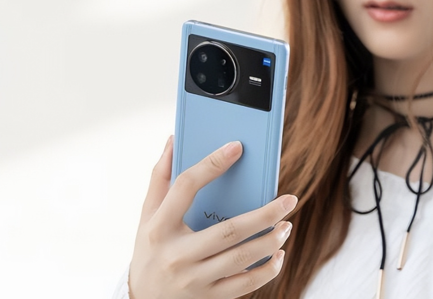 若想四五年不换手机，建议一步到位，目前只有这4款手机符合要求