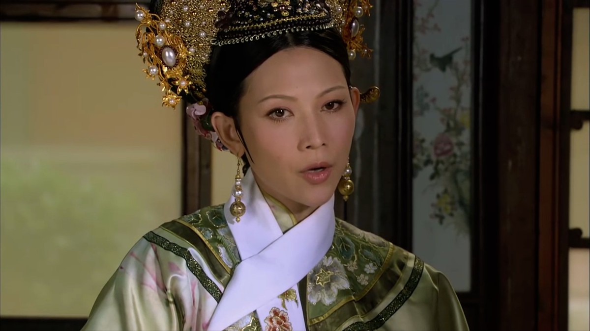 《甄嬛传》人物解析：10岁嫁人，16岁生子，雍正真的讨厌宜修么？