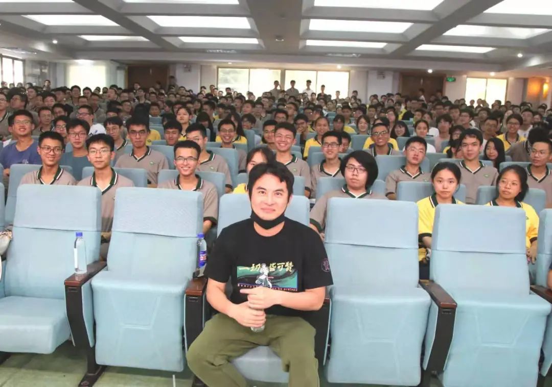 石门中学，梦想之门！来这里感受青春力量，实现人生梦想