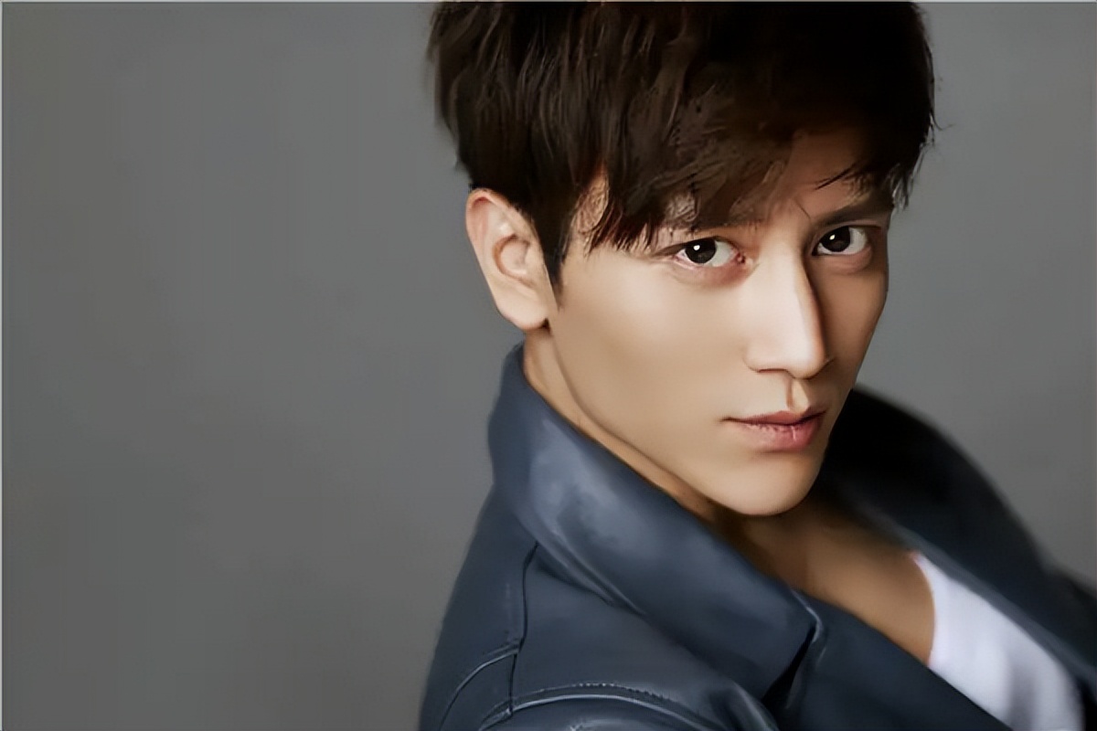 拥有“铜铃大眼”的10位男星，个个都是金刚眼，像开了大眼特效