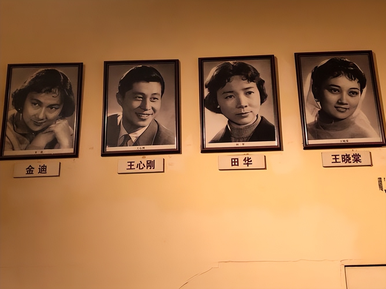 4月刚过4天，就有15个瓜，偷税漏税，被打掉牙齿，个个都是大瓜