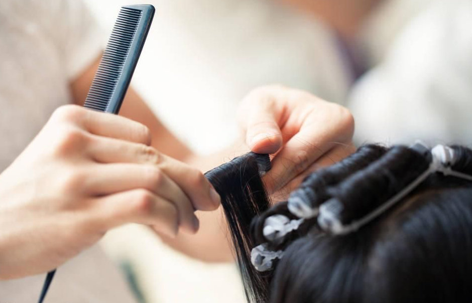 烫发后不满意可以接着再烫吗？对发质有什么影响？应该注意哪些？