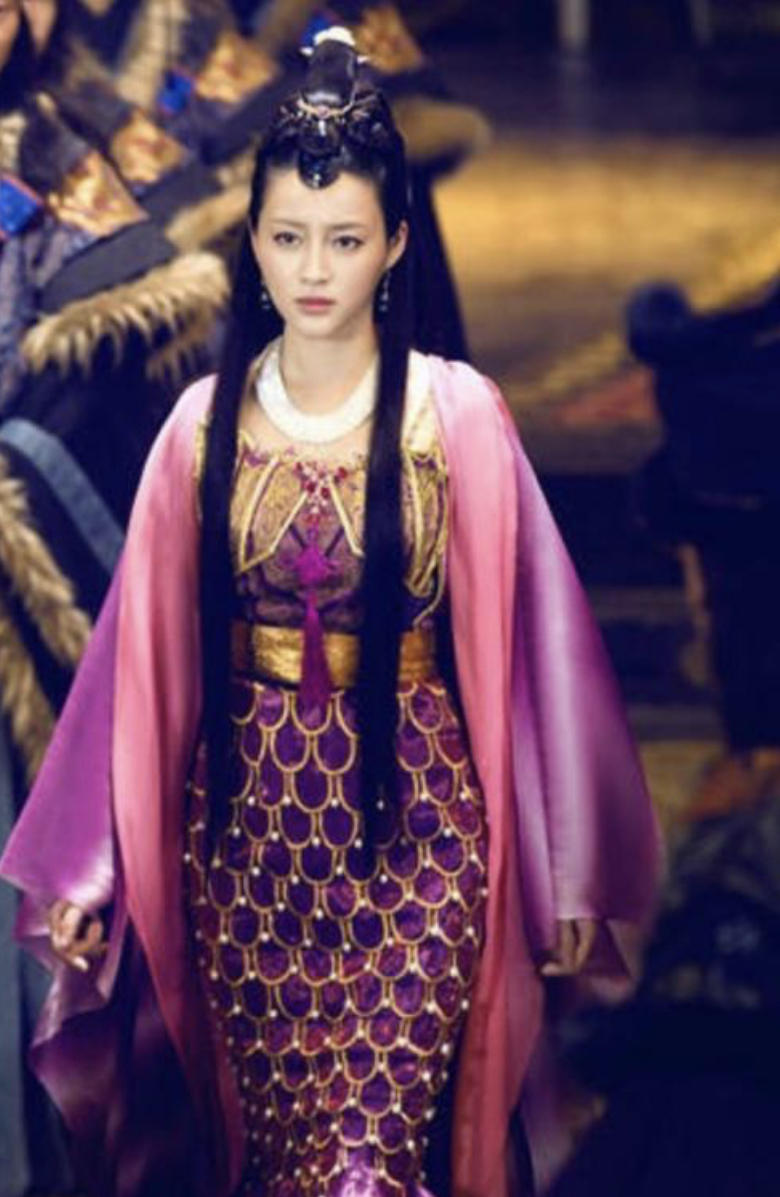 同样是演美人鱼，钟丽缇董璇惊艳，杨幂辣眼，甘婷婷像“水鬼”