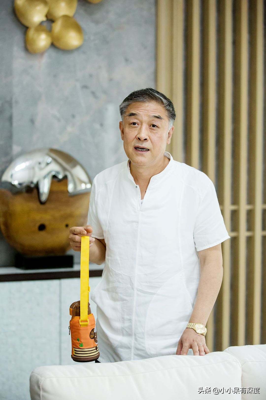 李建义近照，他靠演太监出名，戏中的他老奸巨猾，感情上没有绯闻