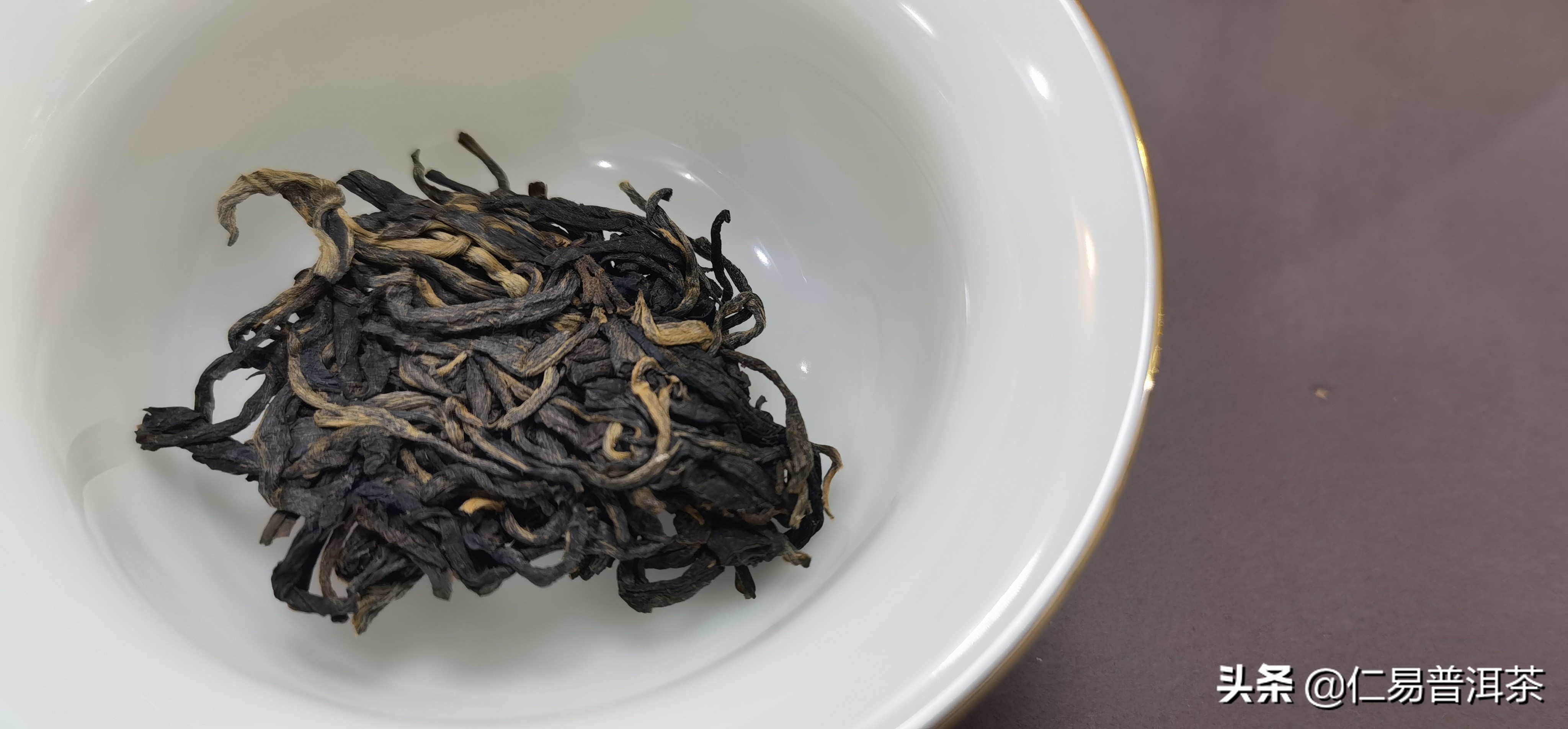 選茶攻略：普洱茶與綠茶的區(qū)別，陸羽與常伯熊的茶道選擇