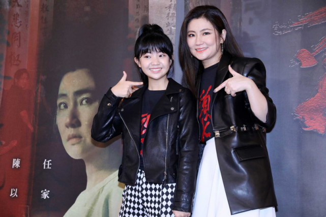 Selina认爱后首露面，自曝甜蜜恋爱细节，男友告白时叫她“姐姐”