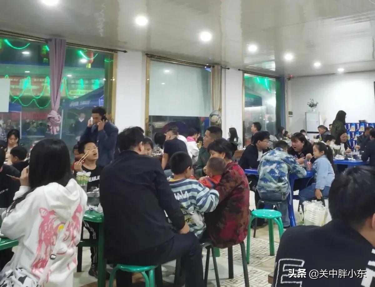 户县美食攻略，从早餐到晚餐，一天往返，口碑馆子和地摊，接地气