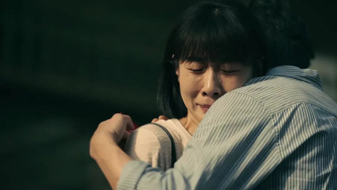 肖战获“最帅男演员奖”,著名编剧发3文嘲讽:粉丝开心就好