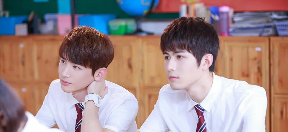 白敬亭从学校校草到国民男神，凭借颜值到演技爆发他的作品在说话