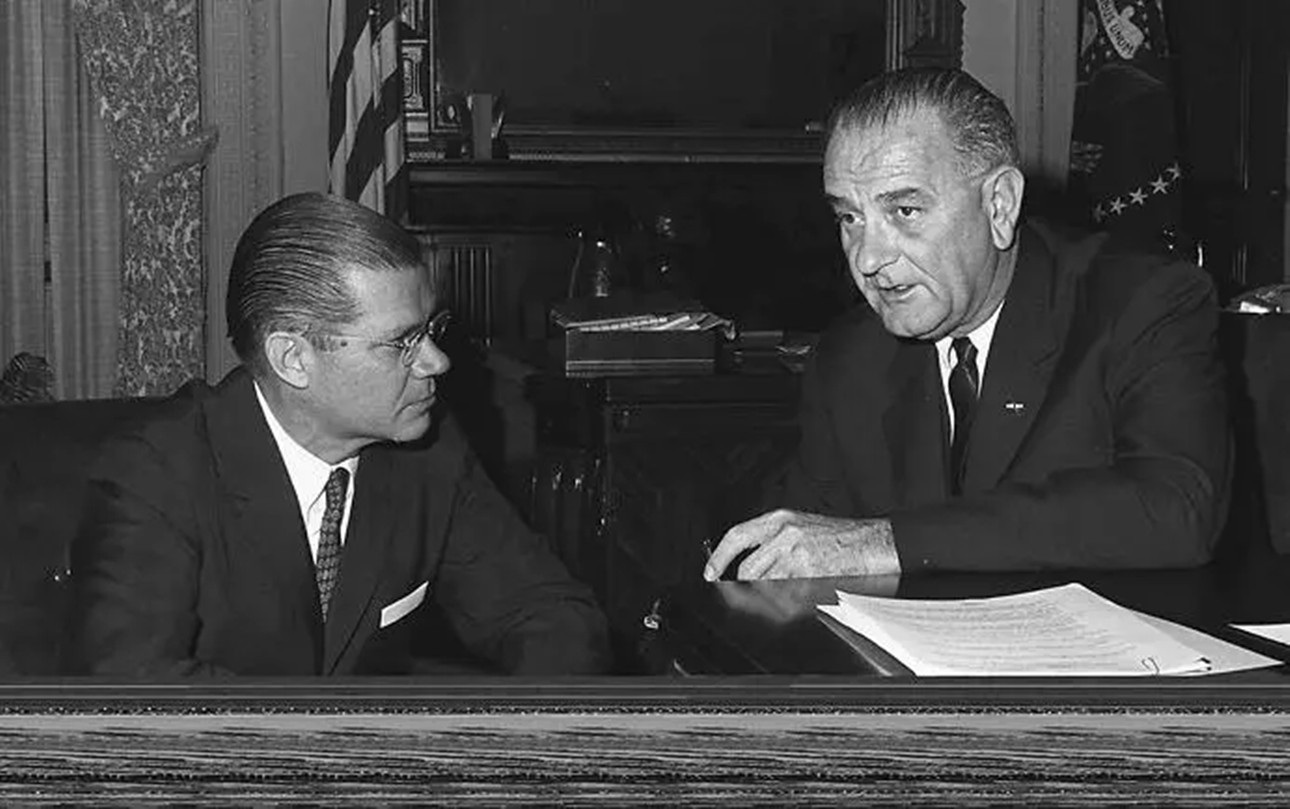 美国被朝鲜扣押大学生（朝鲜扣押美国舰船）