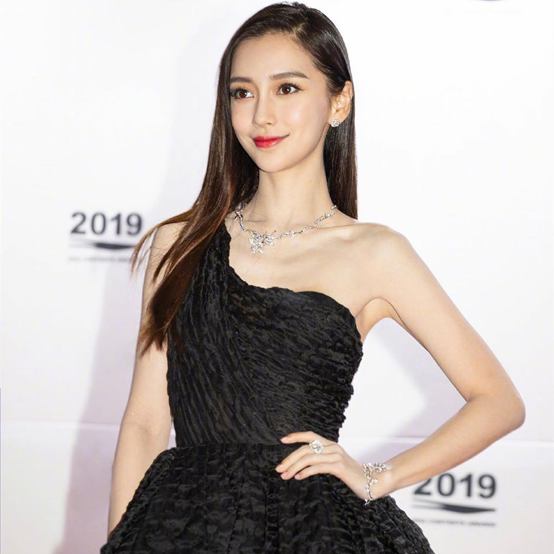 Angelababy雍容华丽，娇艳逼人哦！​​​