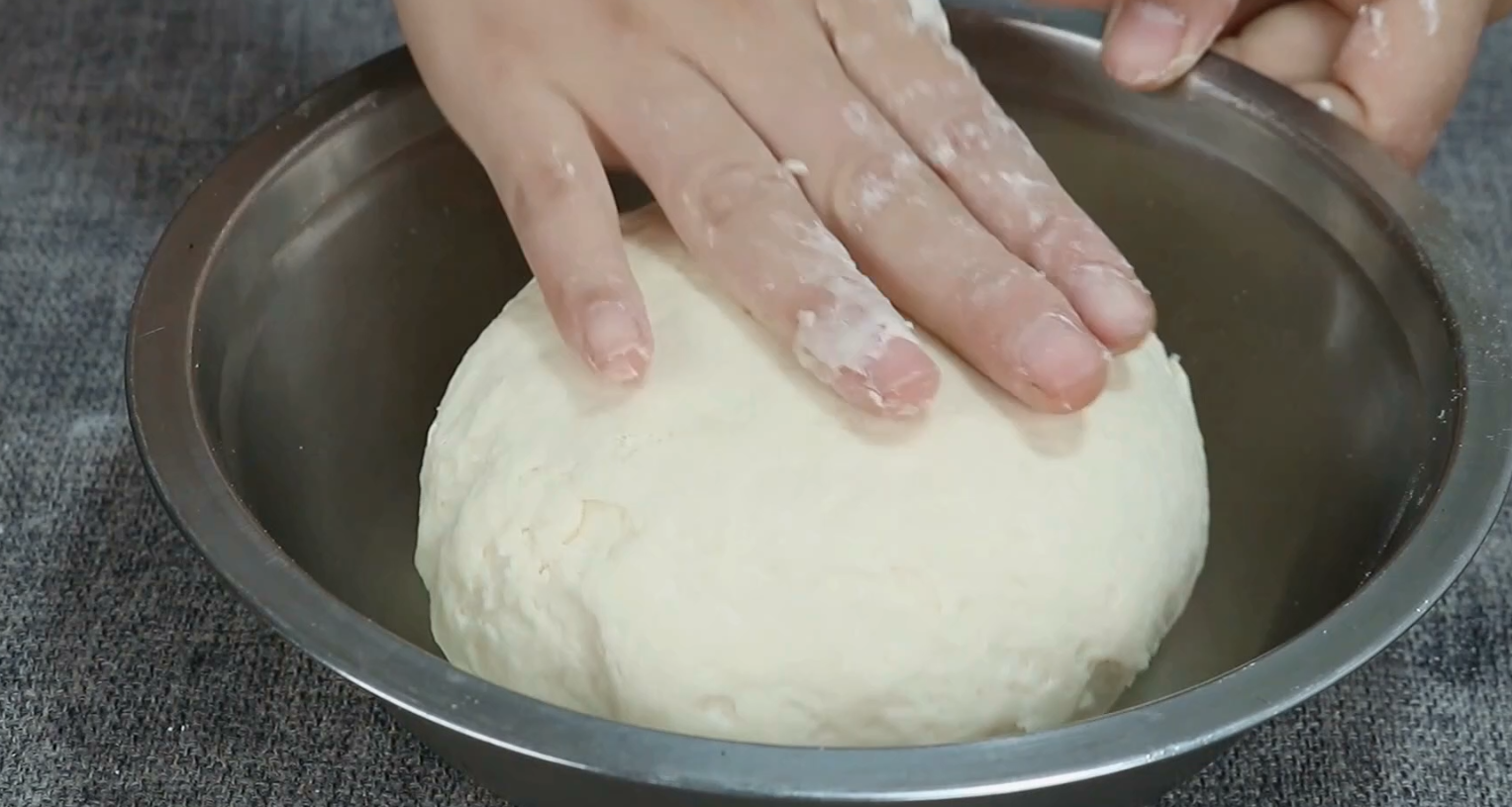 发面只加酵母和白糖就错了，教你绝招，10分钟发满盆