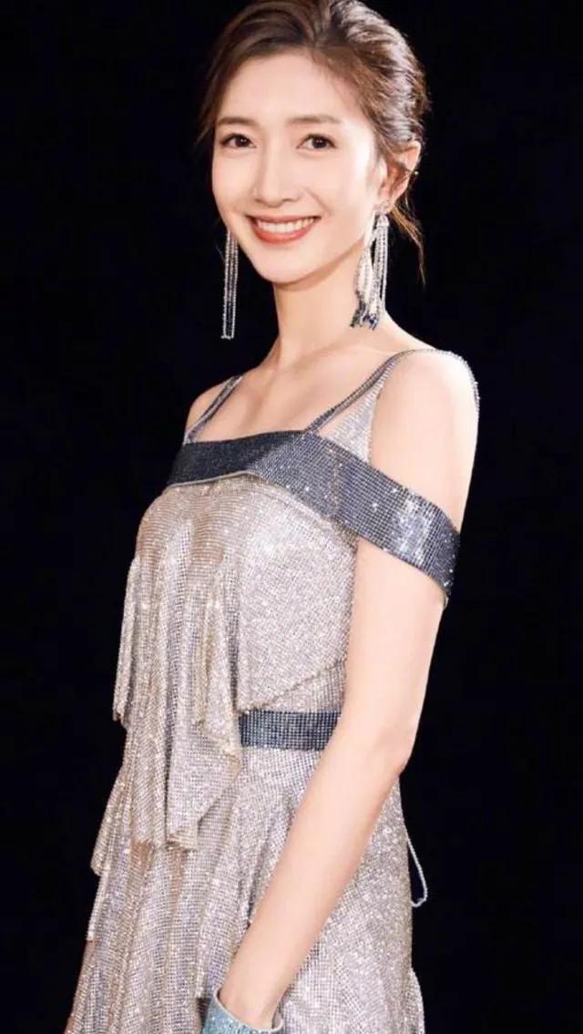 女星江疏影—温柔如水，美丽动人