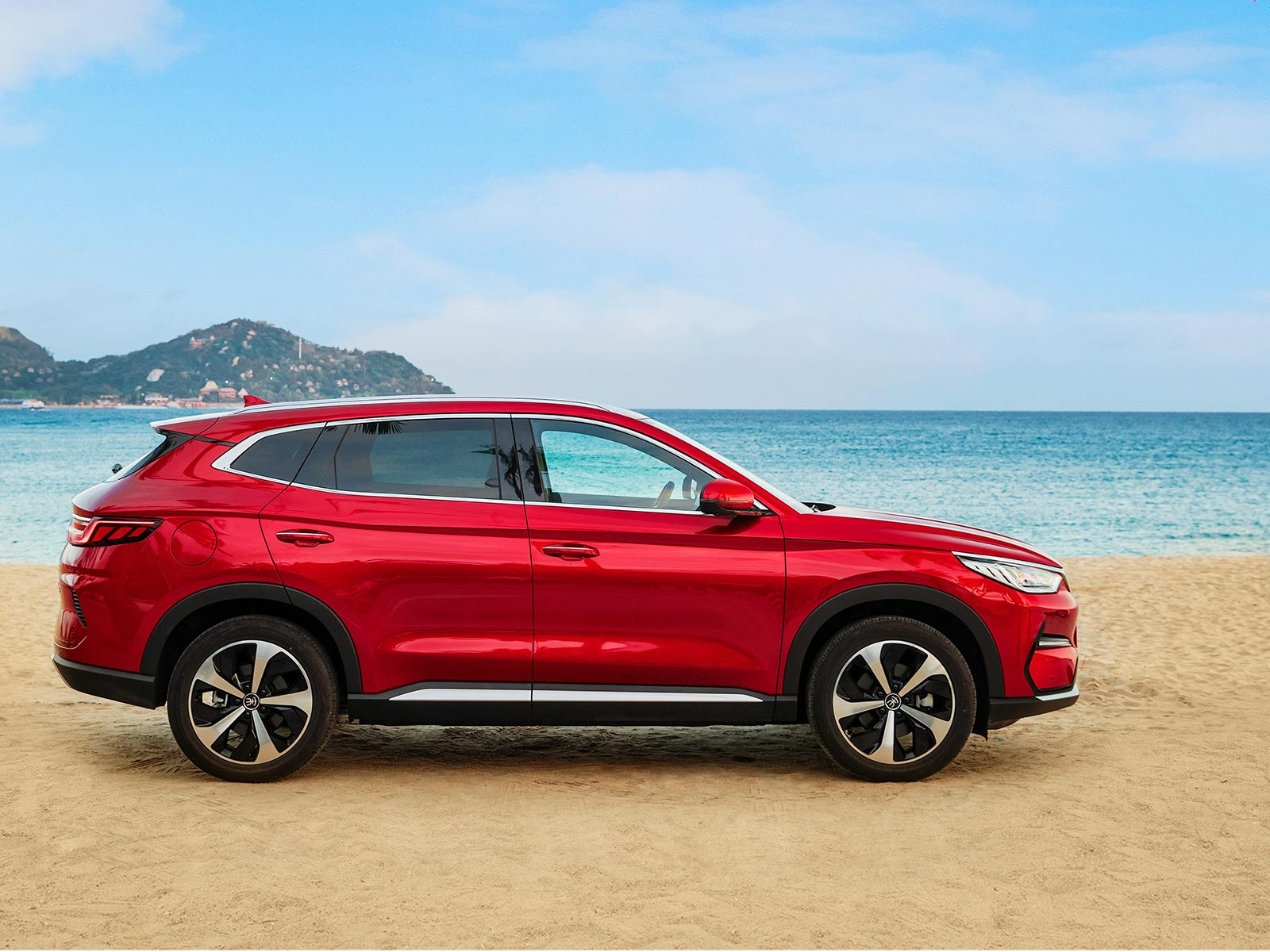 比亚迪海豹为啥火爆？预定车主：它平替奔驰实现了我的梦