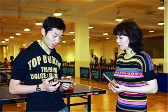 初代乒坛大魔王：许昕的恩师，拿了59个冠军，年近60仍旧美艳动人