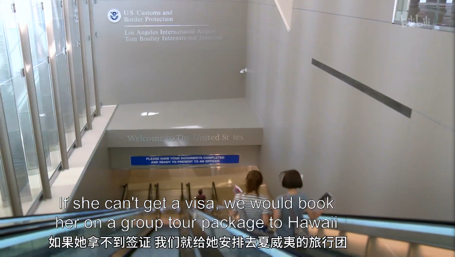 美国女警钓鱼执法现场：装成妓女引嫖客上钩，穿成这样谁顶得住？