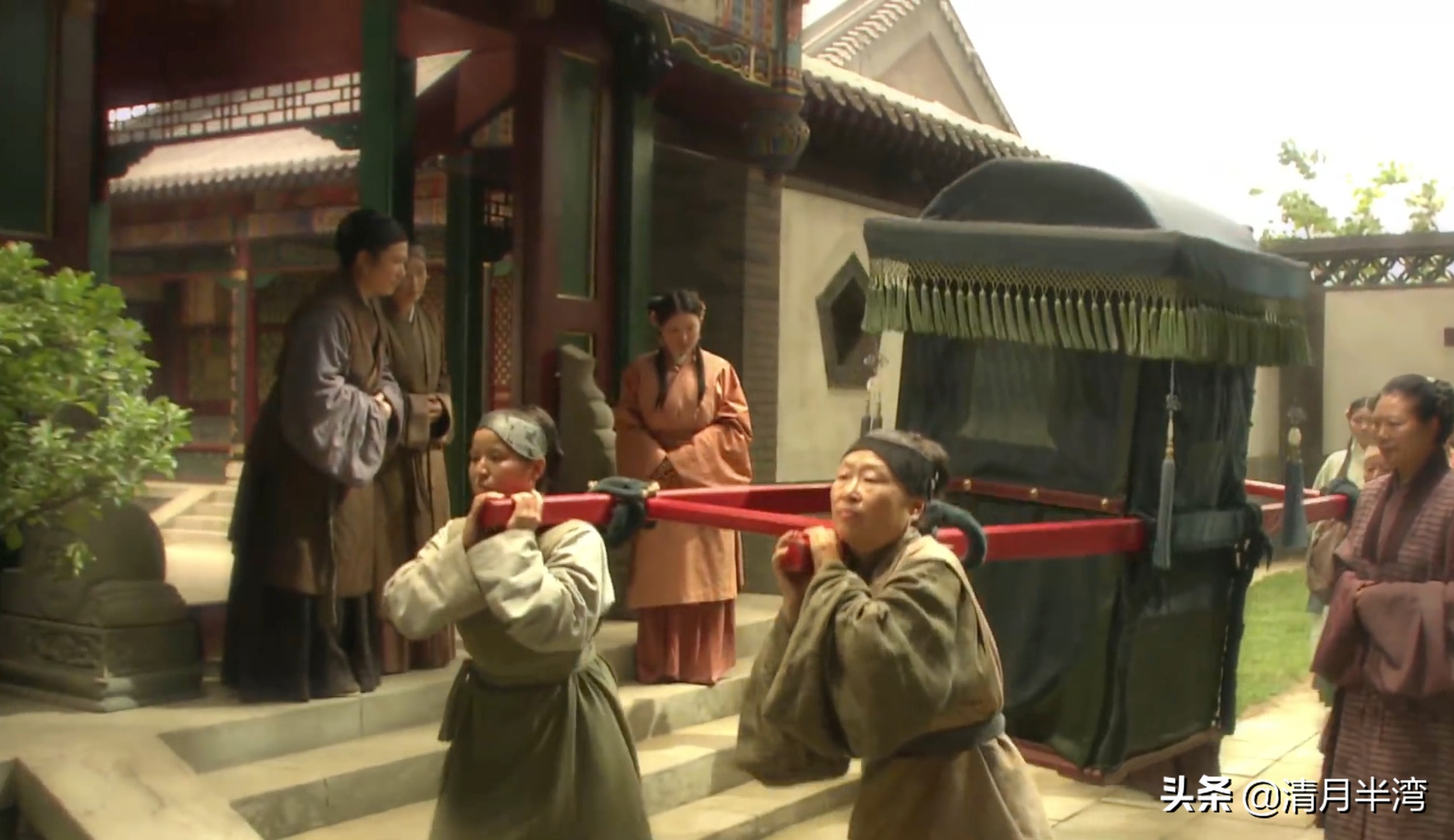 同样是演“林黛玉进贾府”，陈晓旭知书达礼，蒋梦婕宛若村姑进城