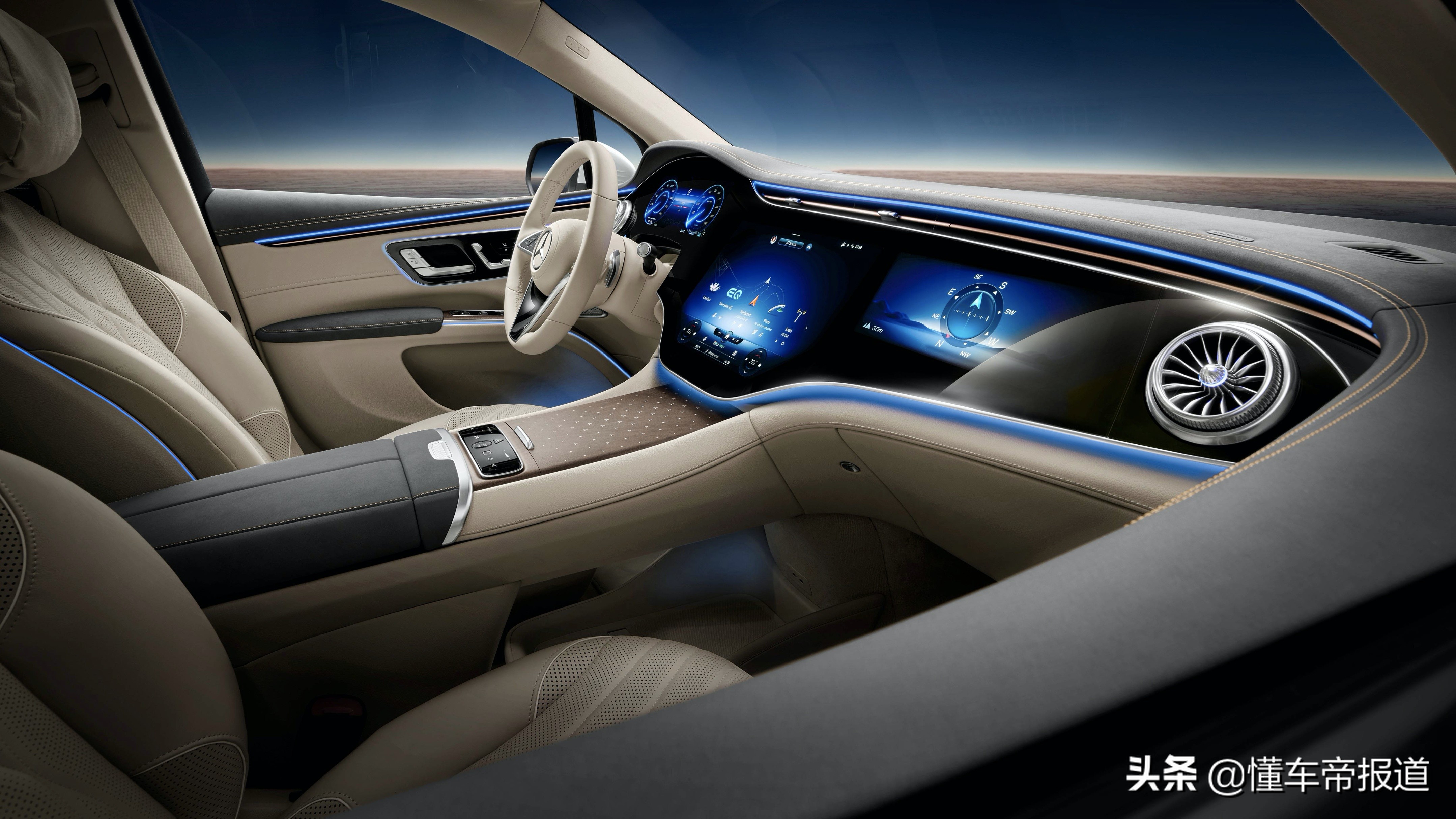 eqs suv内饰布局和eqs相同内饰设计方面,eqs suv布局延续了eqs设计
