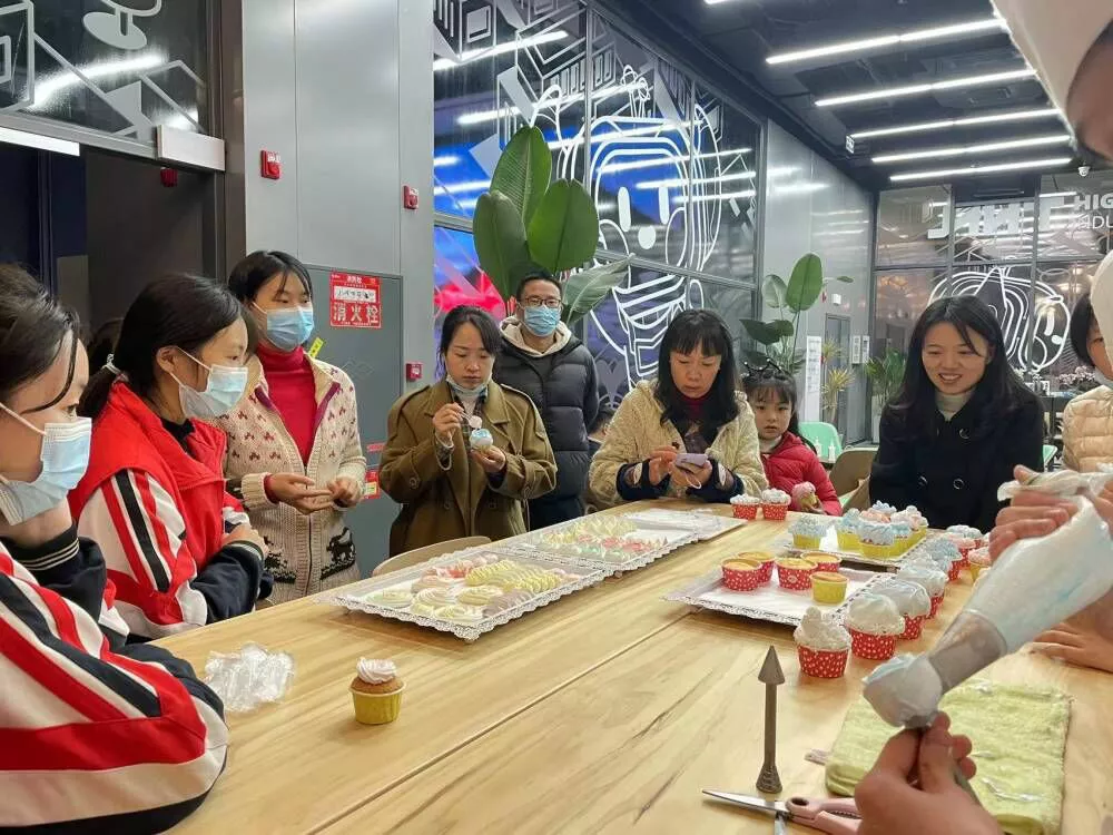 四川省成都市财贸职业高级中学校举行技艺展示活动