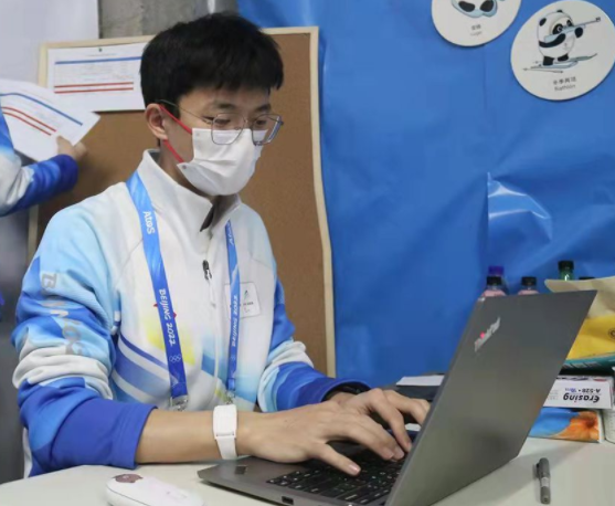 北京体育大学舞蹈专业（北舞一男学生）