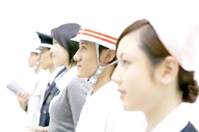 中老年朋友能找到月工资收入三四千块钱保安员工作令人羡慕不已