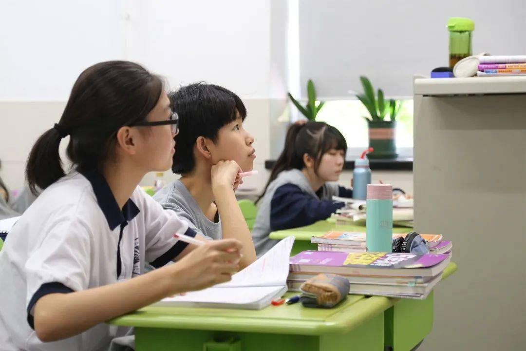 初婚年龄已突破30岁，专家建议将婚恋教育纳入高等院校教育体系