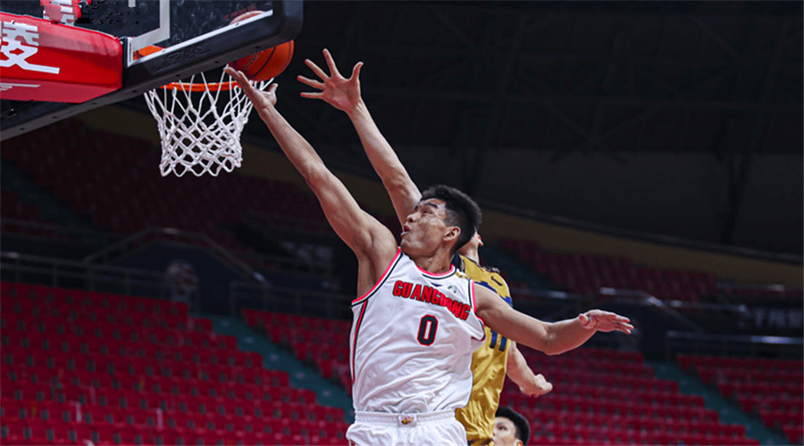 又一人正式离队！宏远锋线实力再度被削弱，朱芳雨的脸色挂不住了