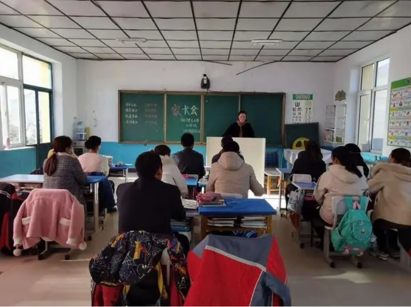 云南大学数学与统计学院（2005年独臂父亲参加家长会被笑话）