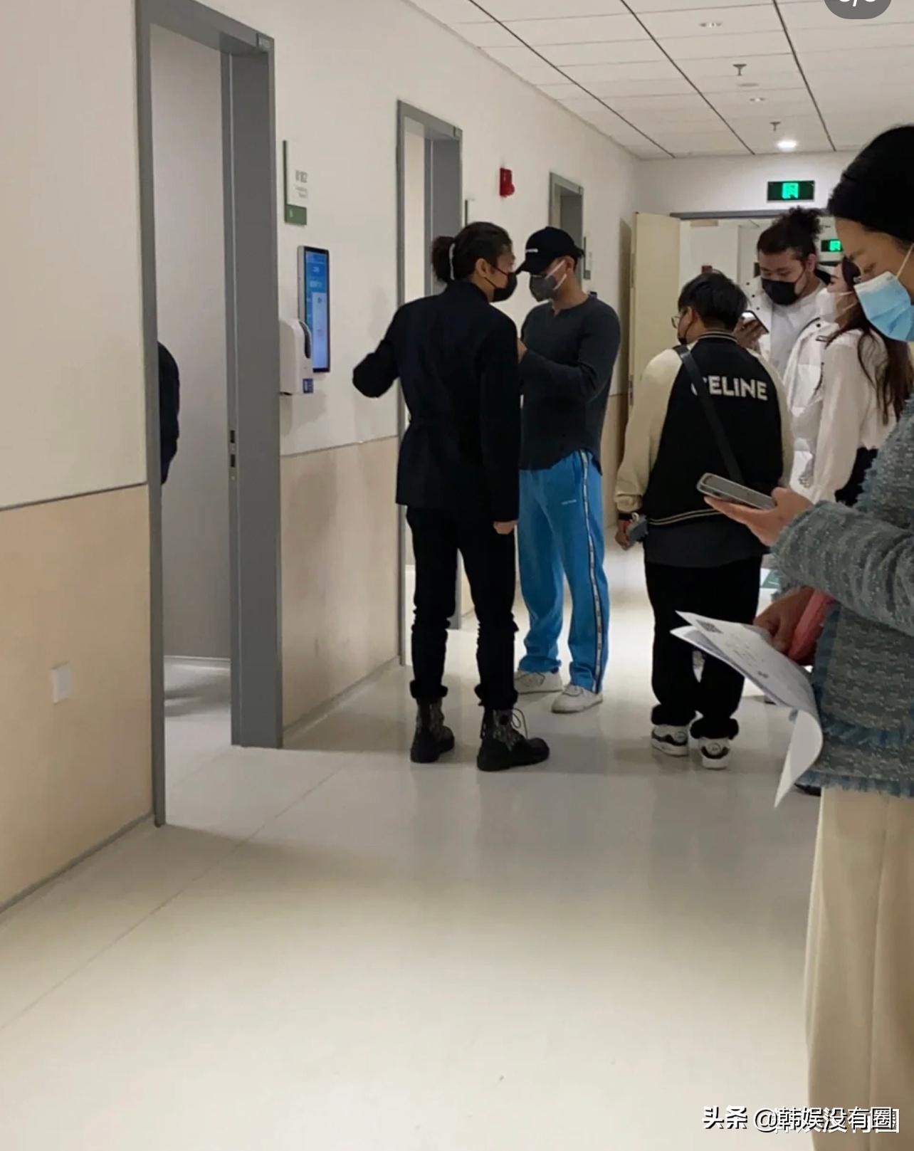 韩媒：EXO前成员黄子韬“半夜急诊室”照引热议，本人发文解释