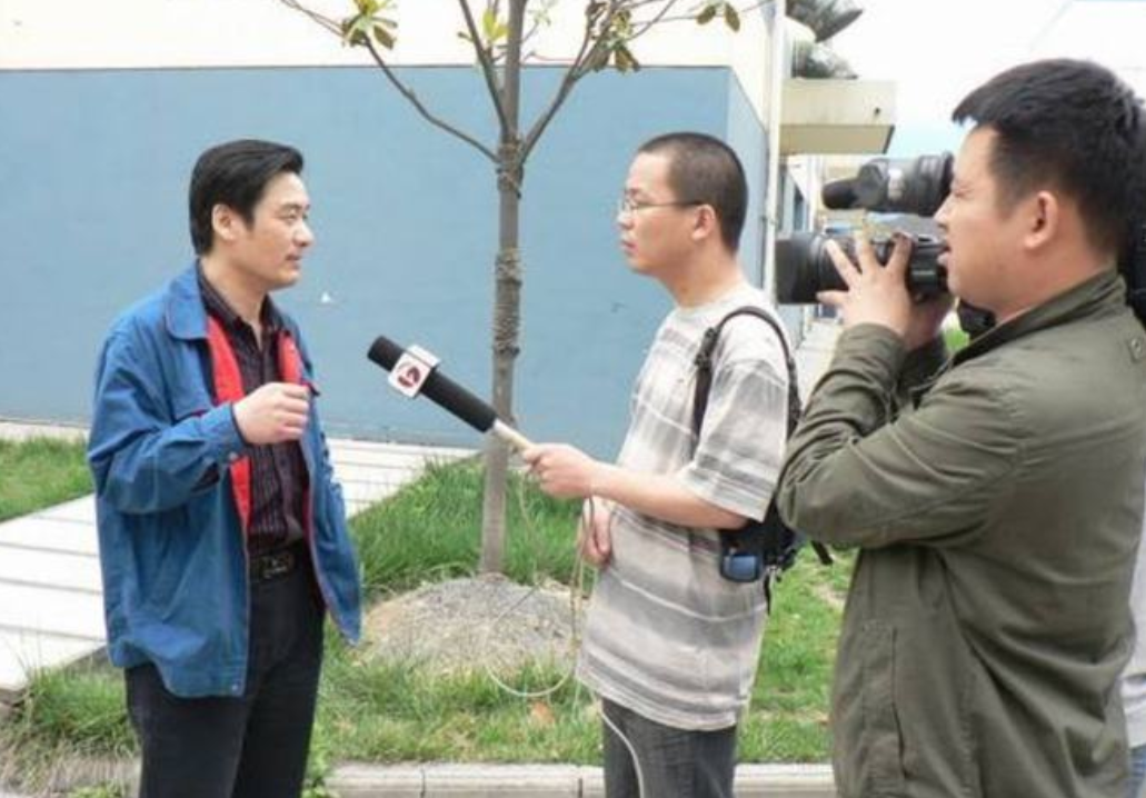 战友牺牲后，他信守诺言去战友家尽孝，9年后娶战友妹妹为妻子