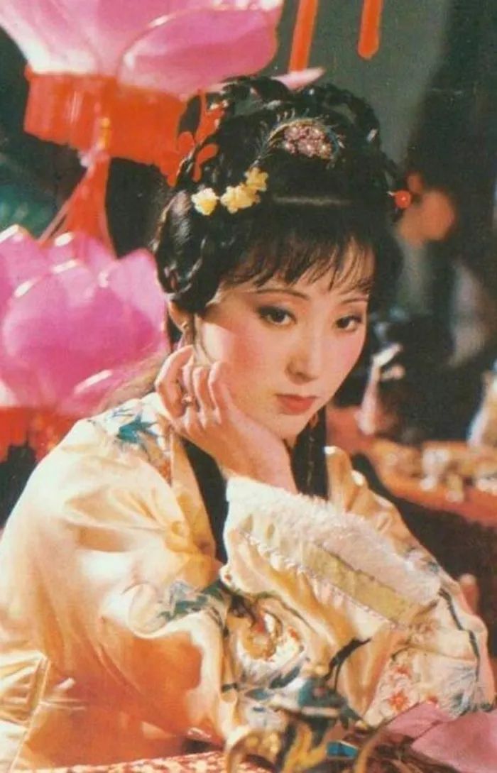 33位老牌簪花美人！林妹妹第一，林芳兵艳绝，你最偏爱谁呢？