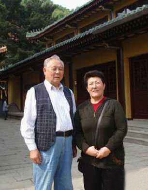 德德玛之子马克塔勒：心疼脑溢血偏瘫的母亲，像爱妈妈一样爱继父