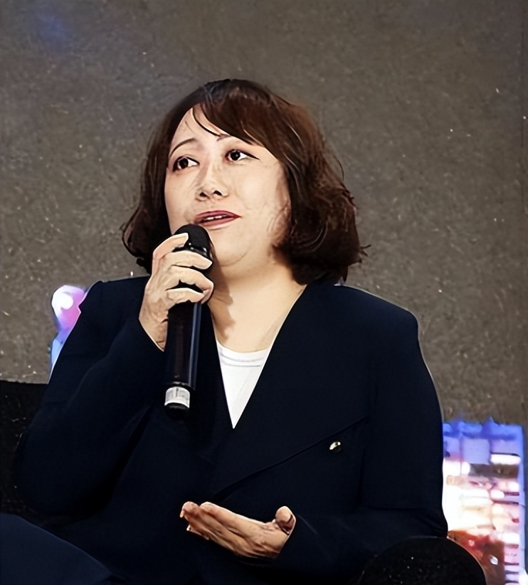 20多岁张珊珊,35家公司身价百亿涉嫌造假,强大的家族曝光
