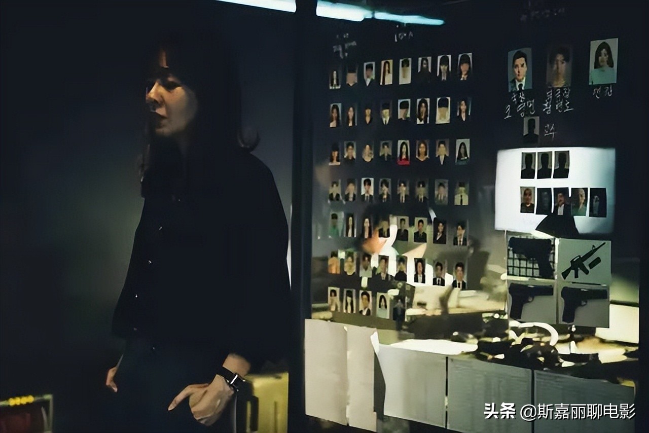 同样是人海战术，把《纸钞屋》和《鱿鱼游戏》对比，差距就出来了